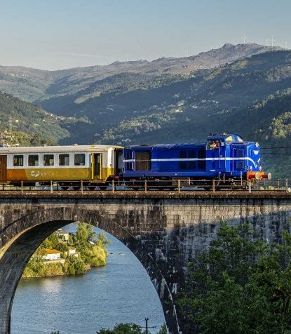 Porto and the Douro Valley Rail and Hike Tour